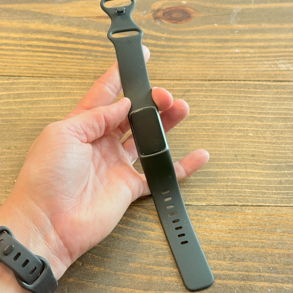 Fitbit Charge 5 Black Activity Tracker Heart Rate Sleep with Black Band